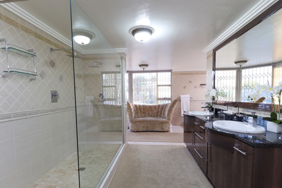 4 Bedroom Property for Sale in Heuwelsig Free State